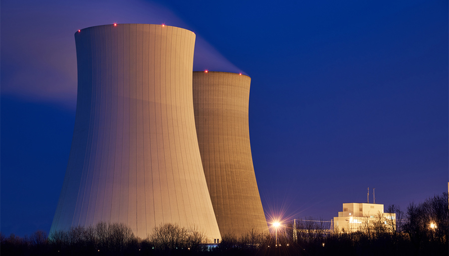 Managing risk in nuclear power construction and operation 